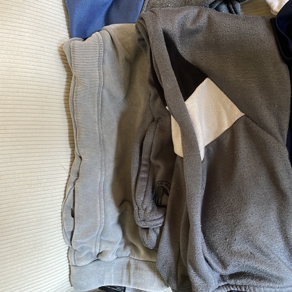 Boys Fall Clothes Package! Size 6-7 - Picture 5 of 6